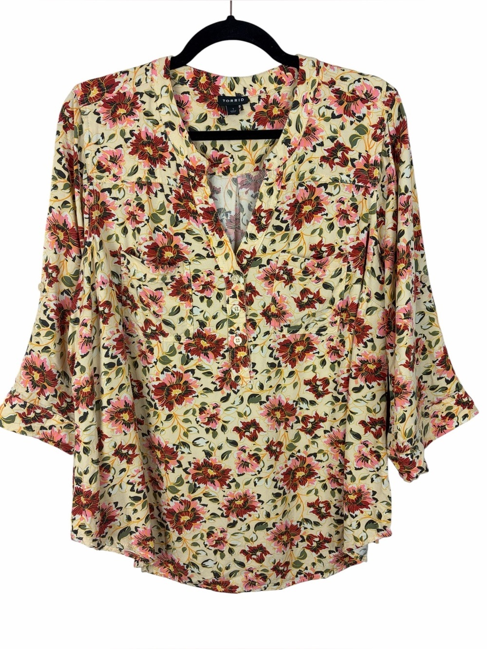 Torrid Floral Rayon Blouse Size 1 Boho Roll Tab Sleeve Lightweight Top